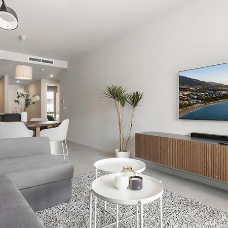 Vivi Homes - Cosy Pool, Gym & Marbella