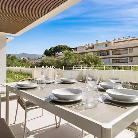 Apartment Vivi Homes - Cosy Pool, Gym &