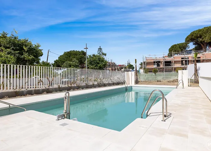 Vivi Homes - Cosy Pool, Gym & Appartamento *