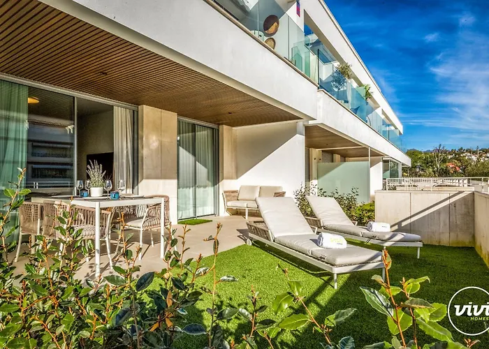 Vivi Homes - Cosy Pool, Gym & Appartamento